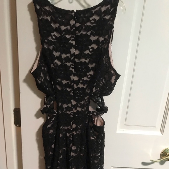 Lace Mini Dress - Picture 2 of 3